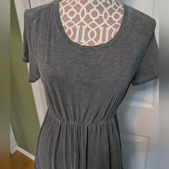 Sundry tiered midi dress in charcoal grey sz L - Picture 2 of 6